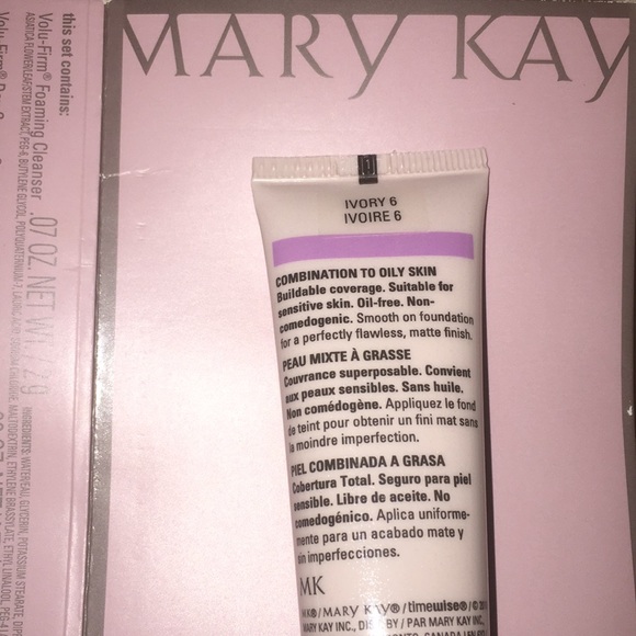 Mary Kay Timewise Luminous-wear liquid foundation - Picture 3 of 8
